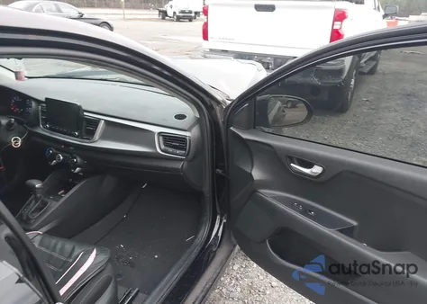 2021 Kia Rio Lx z USA, uszkodzony, nr VIN 3KPA24AD4ME396387